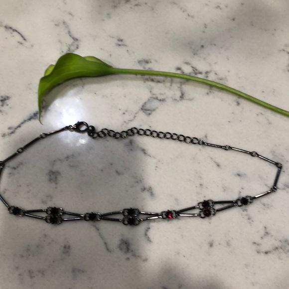 Choker necklace
